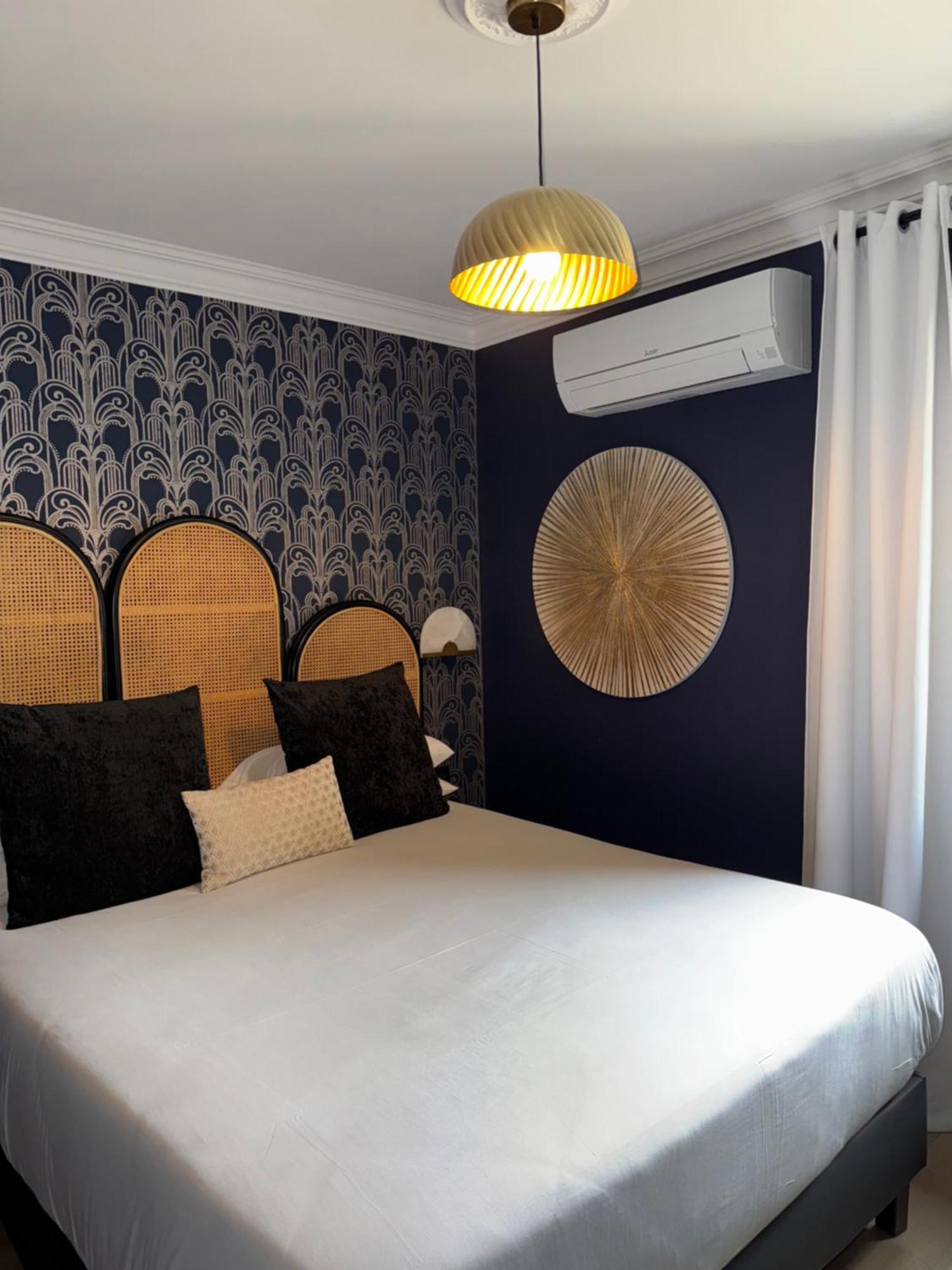 La Caravelle Hotel Aix-en-Provence Bagian luar foto